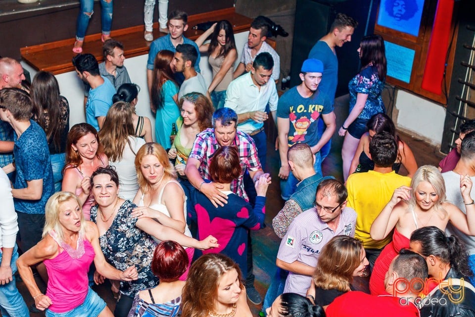 Saturday Party în Window Pub, 