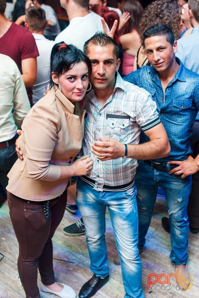 Saturday Party în Window Pub, 