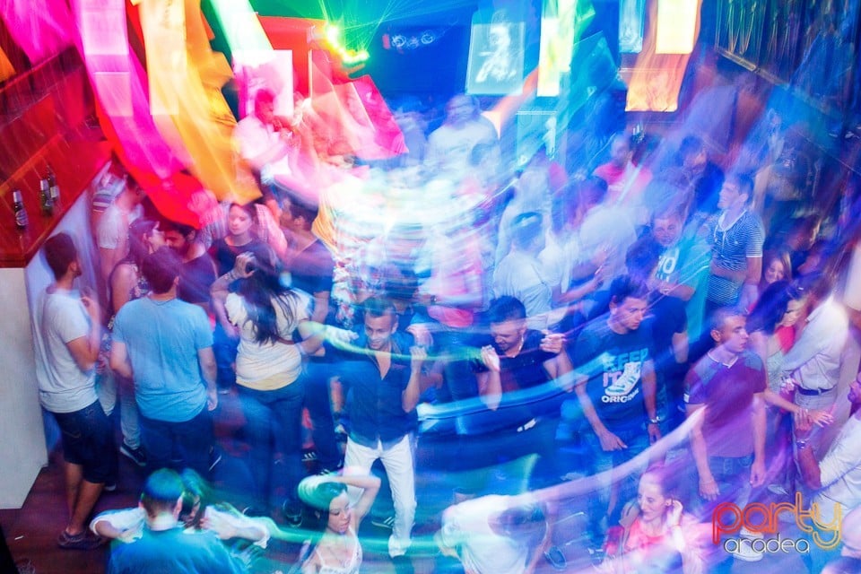 Saturday Party în Window Pub, 