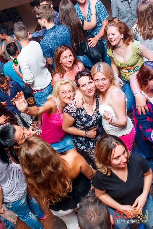 Saturday Party în Window Pub, 