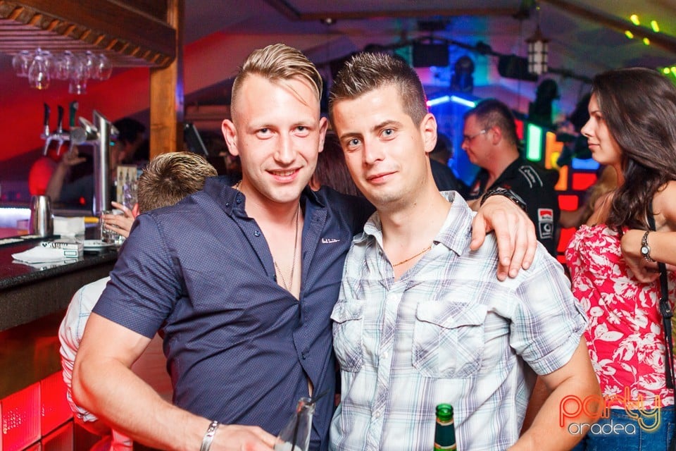 Saturday Party în Window Pub, 