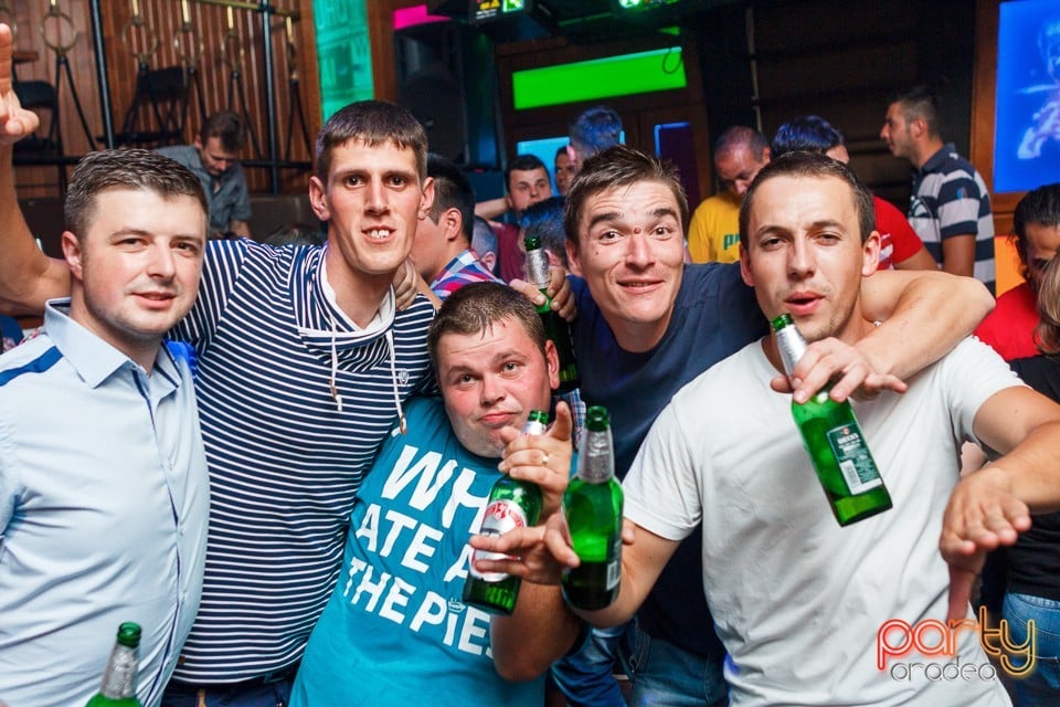 Saturday Party în Window Pub, 