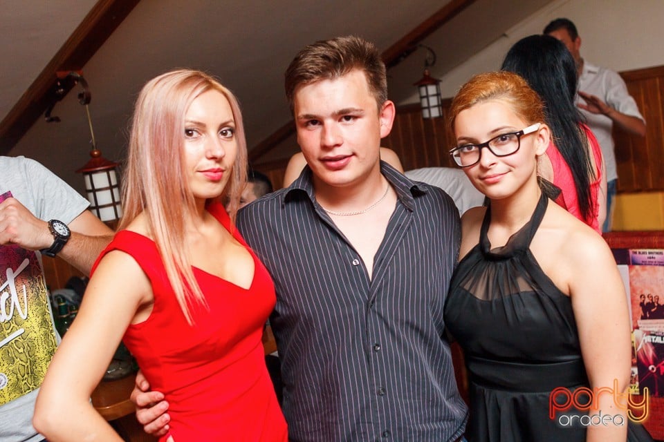 Saturday Party în Window Pub, 