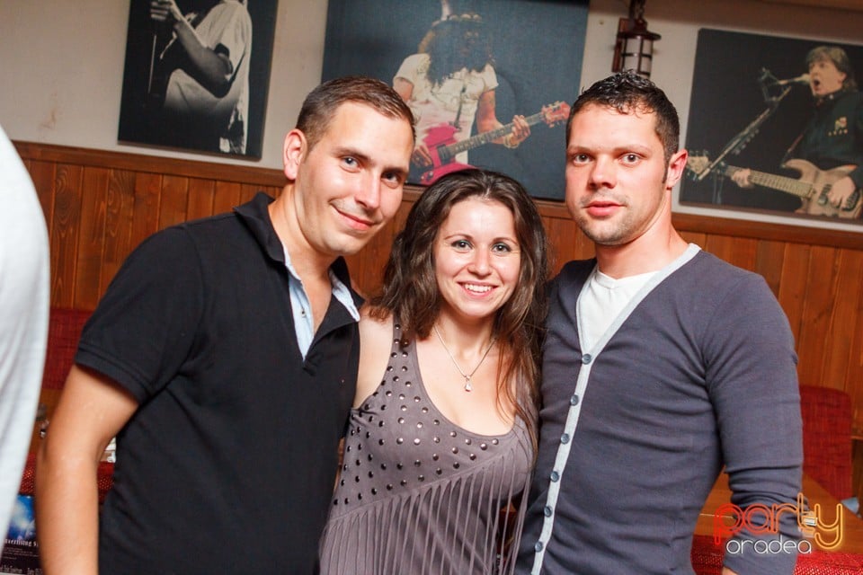 Saturday Party în Window Pub, 