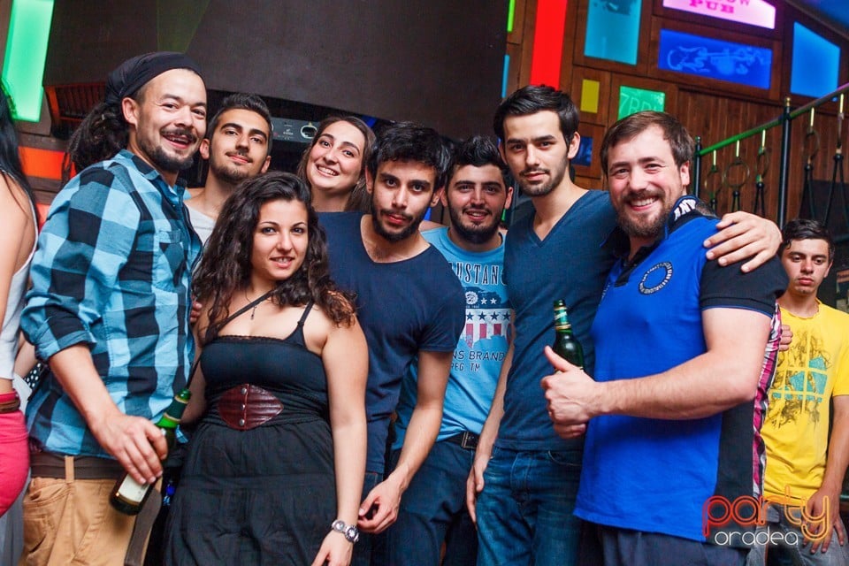 Saturday Party în Window Pub, 