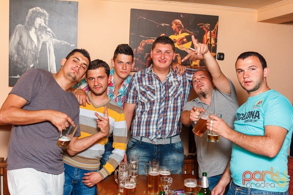 Saturday Party în Window Pub, 