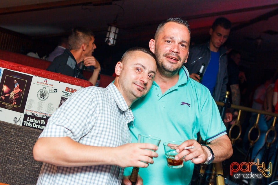 Saturday Party în Window Pub, 