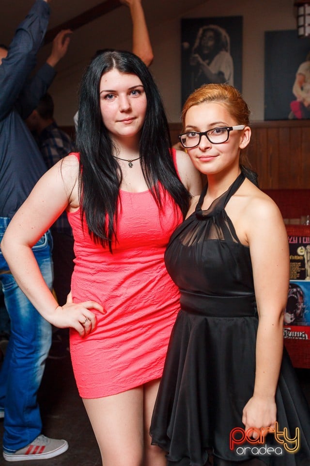 Saturday Party în Window Pub, 