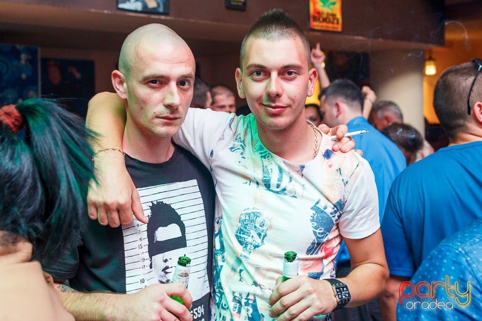 Saturday Party în Window Pub, 