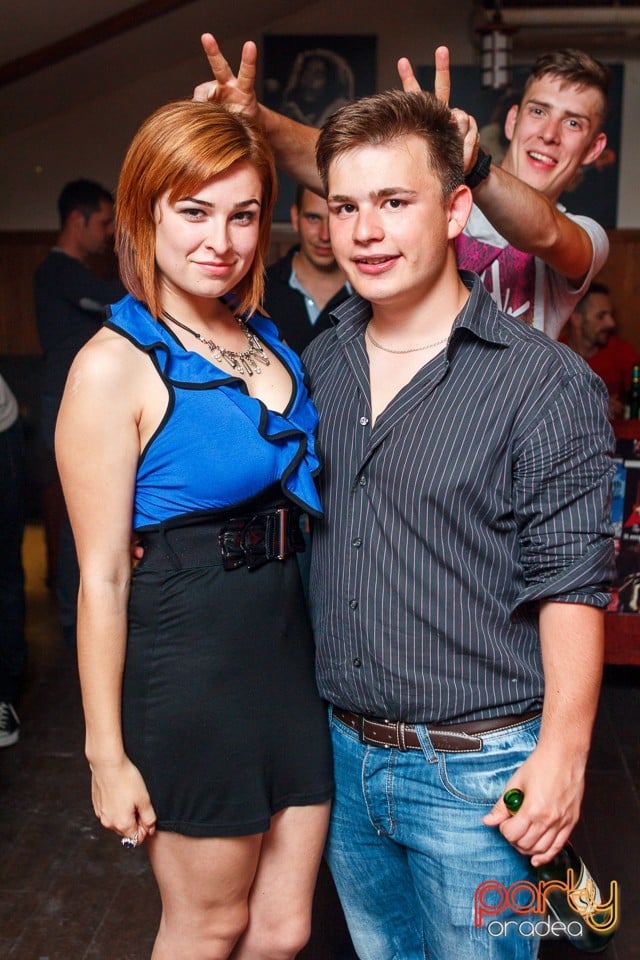 Saturday Party în Window Pub, 