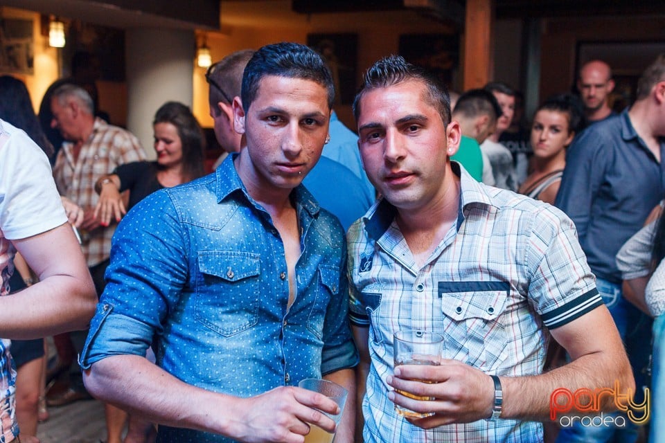 Saturday Party în Window Pub, 