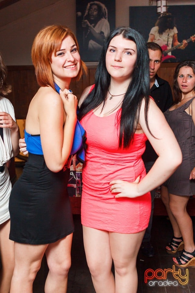 Saturday Party în Window Pub, 