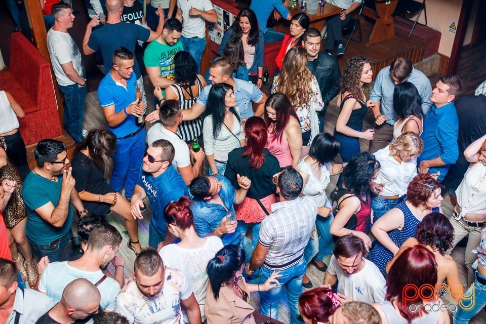 Saturday Party în Window Pub, 