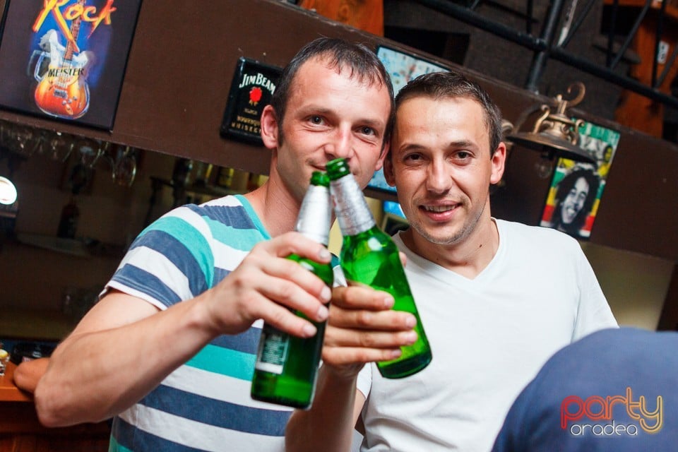 Saturday Party în Window Pub, 