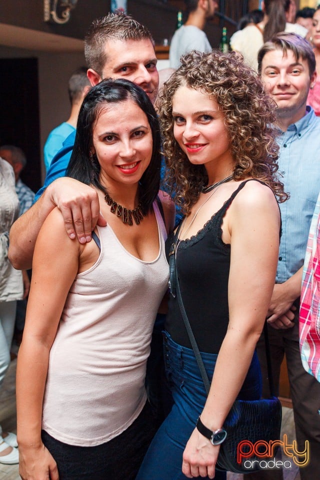 Saturday Party în Window Pub, 