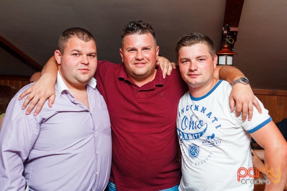 Saturday Party în Window Pub, 