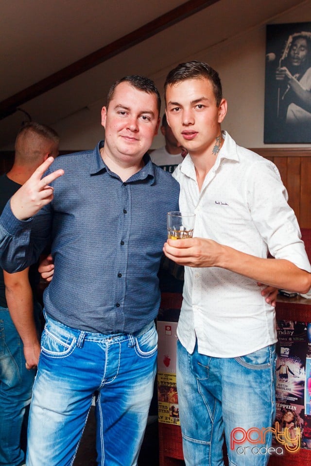 Saturday Party în Window Pub, 