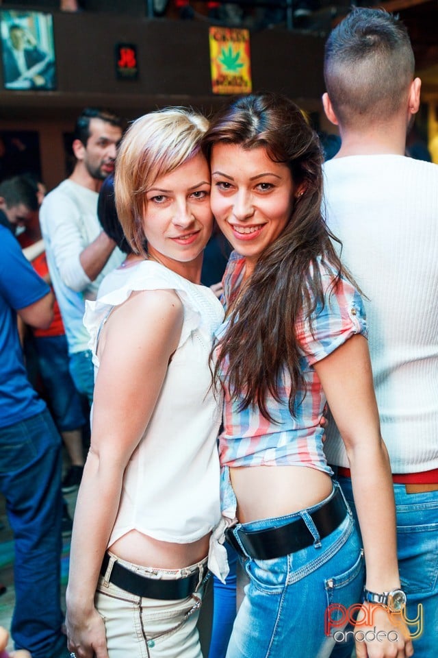 Saturday Party în Window Pub, 