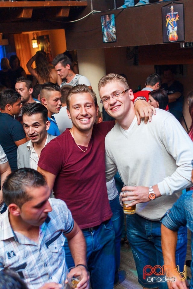 Saturday Party în Window Pub, 