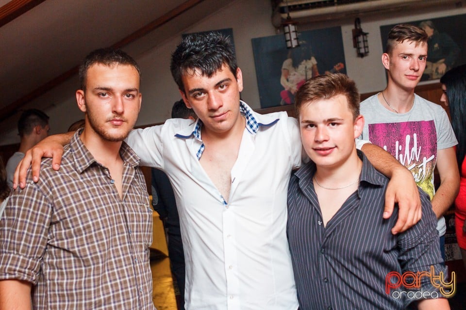 Saturday Party în Window Pub, 