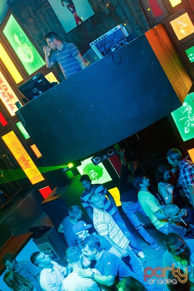 Saturday Party în Window Pub, 