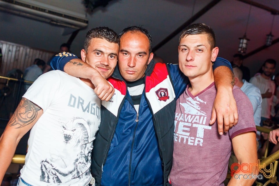 Saturday Party în Window Pub, 