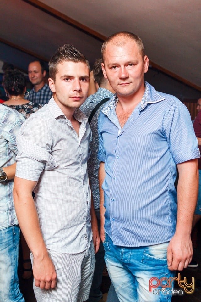 Saturday Party în Window Pub, 