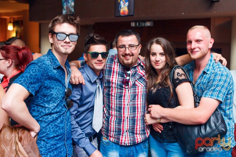 Saturday Party în Window Pub, 