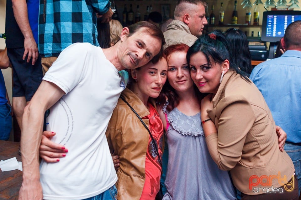 Saturday Party în Window Pub, 