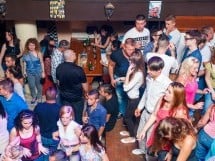 Saturday Party în Window Pub