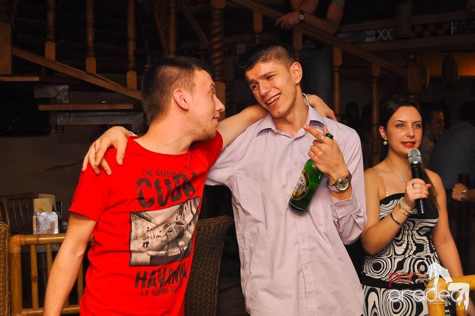 Seară cu karaoke în Zulu Caffe, Zulu Caffe