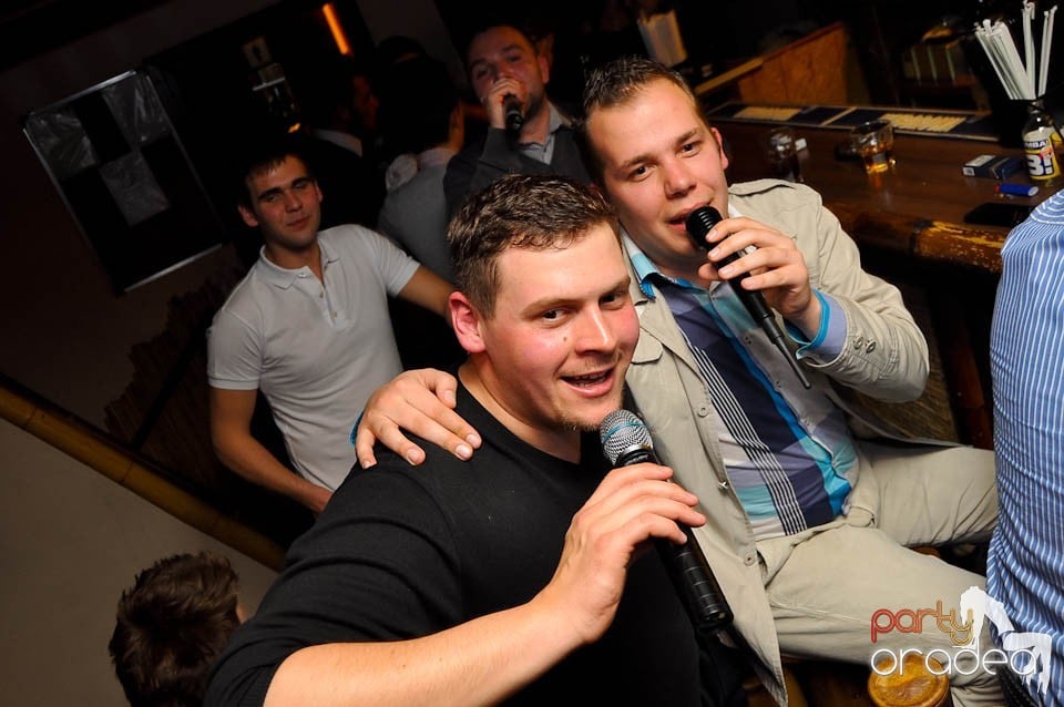 Seară cu karaoke în Zulu Caffe, Zulu Caffe