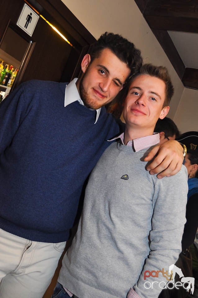 Seară cu karaoke în Zulu Caffe, Zulu Caffe