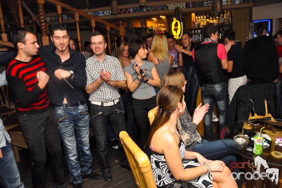 Seară cu karaoke în Zulu Caffe, Zulu Caffe