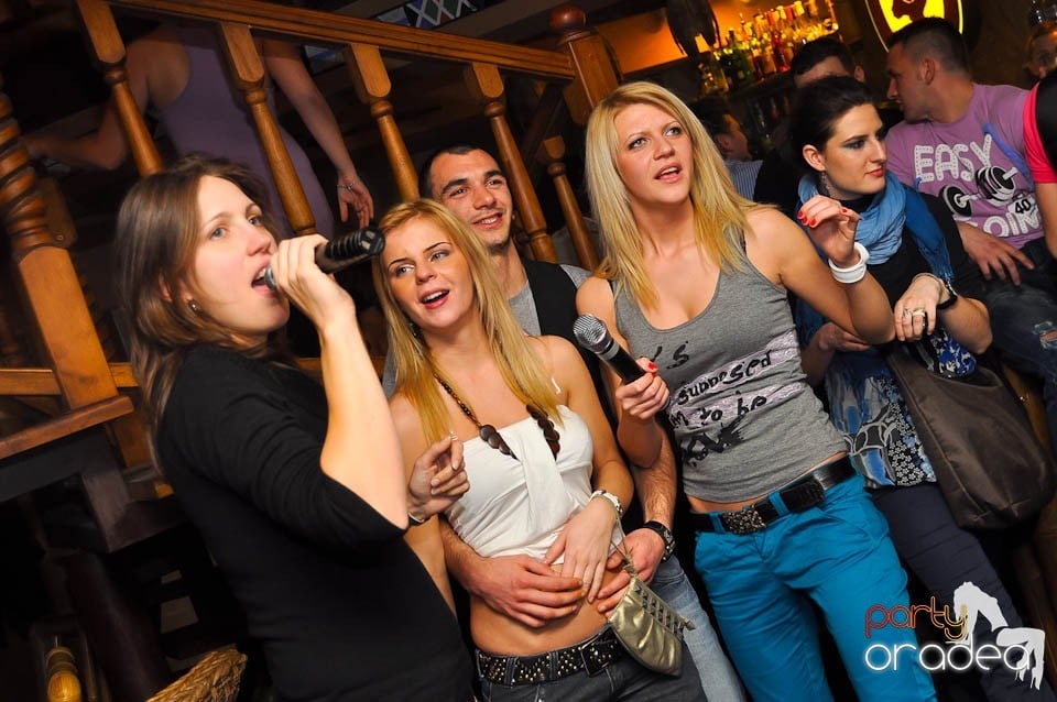 Seară cu karaoke în Zulu Caffe, Zulu Caffe