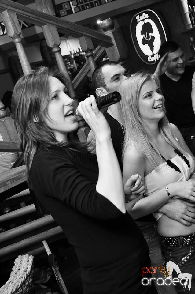 Seară cu karaoke în Zulu Caffe, Zulu Caffe