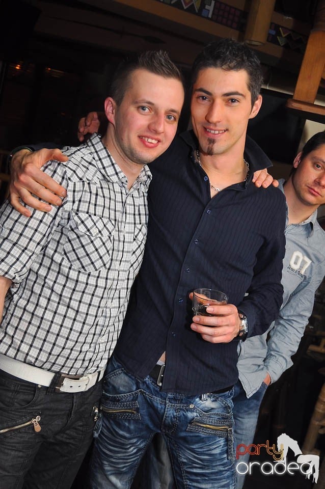 Seară cu karaoke în Zulu Caffe, Zulu Caffe