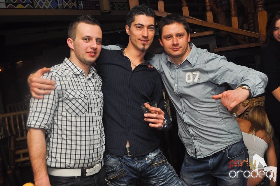 Seară cu karaoke în Zulu Caffe, Zulu Caffe