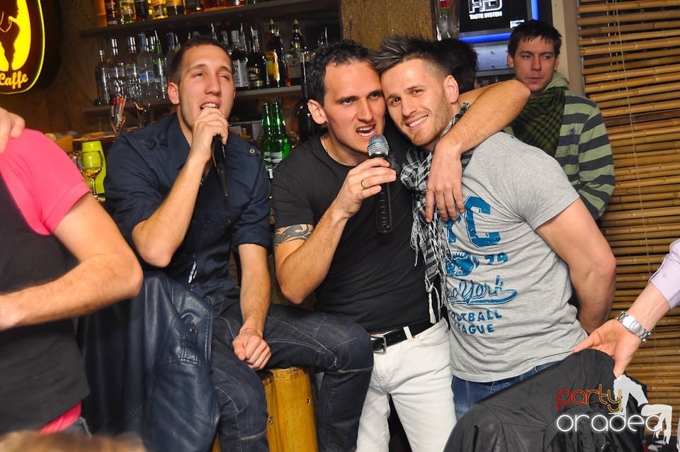Seară cu karaoke în Zulu Caffe, Zulu Caffe