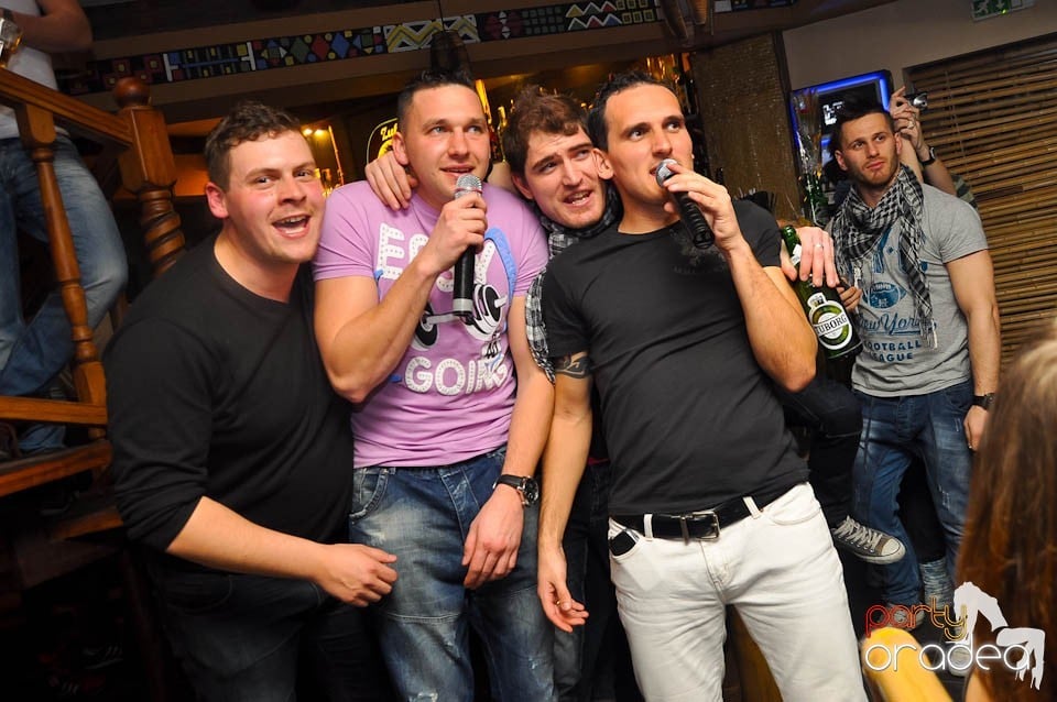 Seară cu karaoke în Zulu Caffe, Zulu Caffe