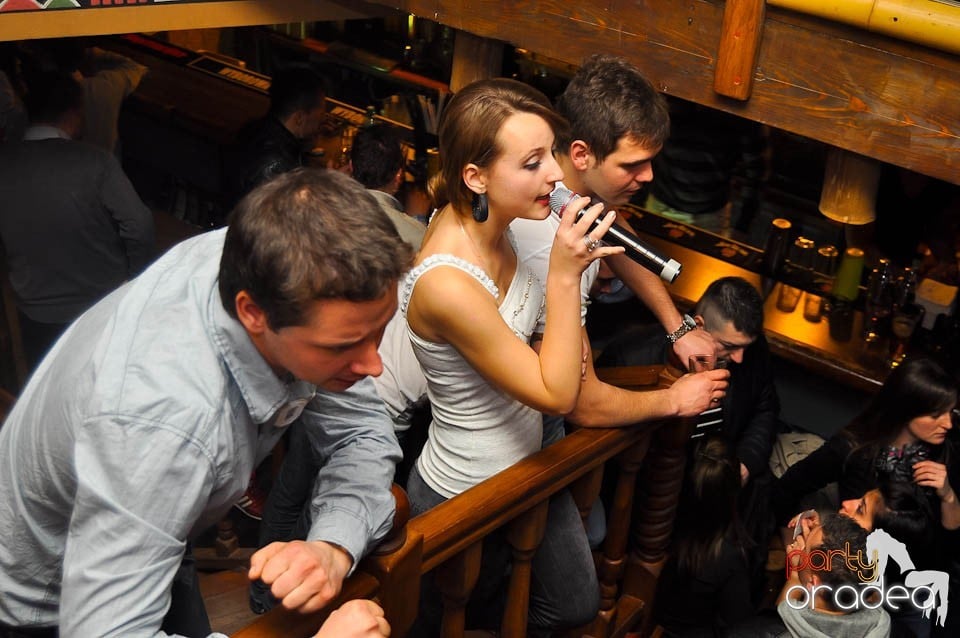 Seară cu karaoke în Zulu Caffe, Zulu Caffe