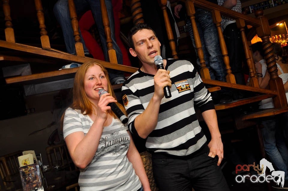 Seară cu karaoke în Zulu Caffe, Zulu Caffe