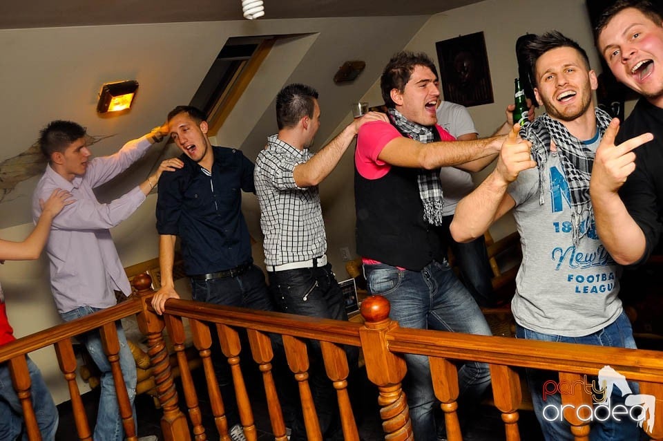 Seară cu karaoke în Zulu Caffe, Zulu Caffe