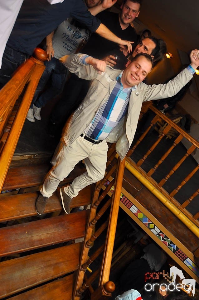 Seară cu karaoke în Zulu Caffe, Zulu Caffe