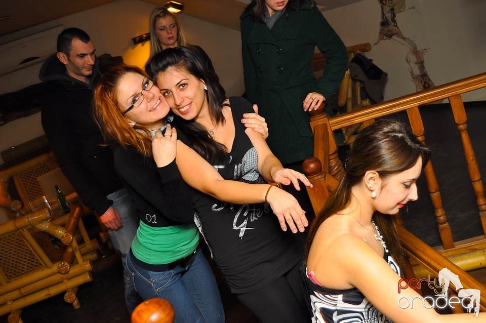 Seară cu karaoke în Zulu Caffe, Zulu Caffe