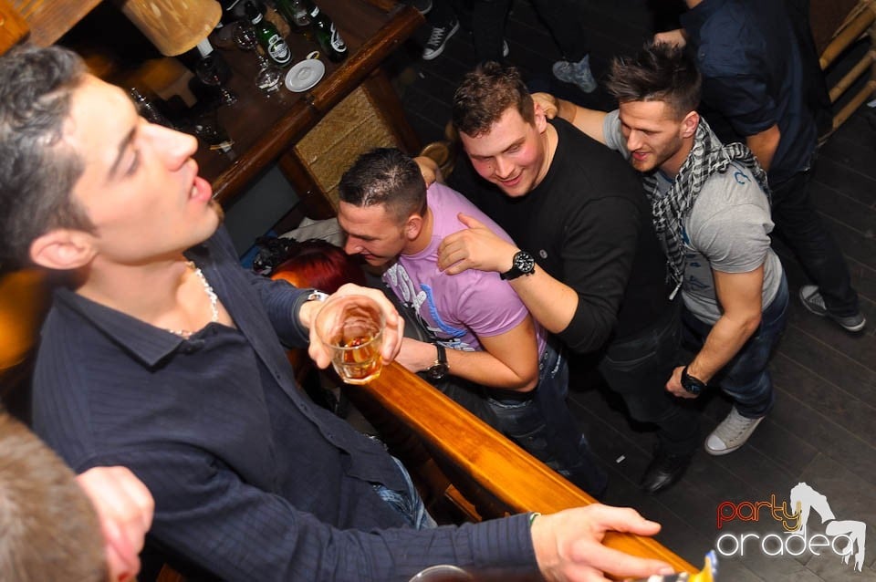 Seară cu karaoke în Zulu Caffe, Zulu Caffe