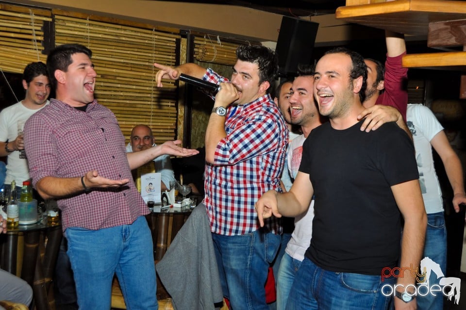 Seară cu karaoke în Zulu Caffe, Zulu Caffe