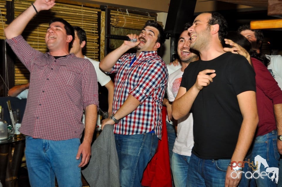 Seară cu karaoke în Zulu Caffe, Zulu Caffe