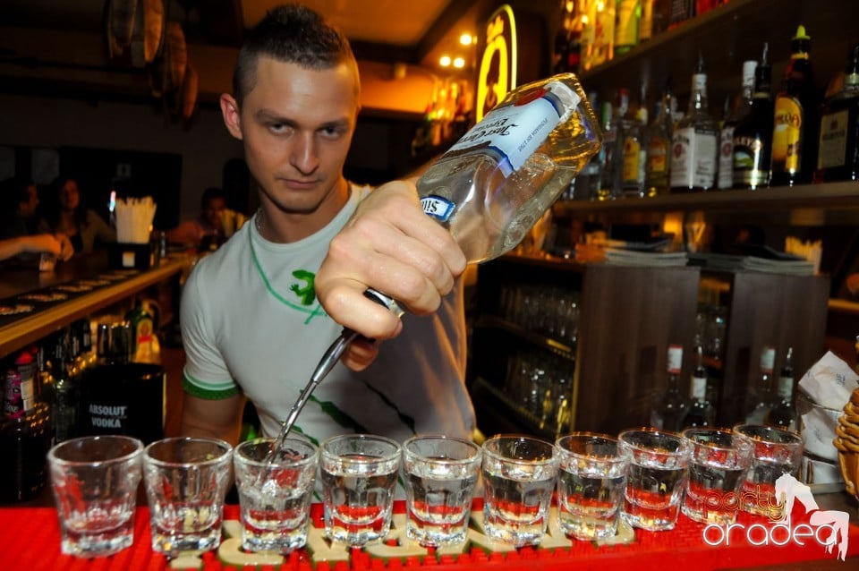 Seară cu karaoke în Zulu Caffe, Zulu Caffe