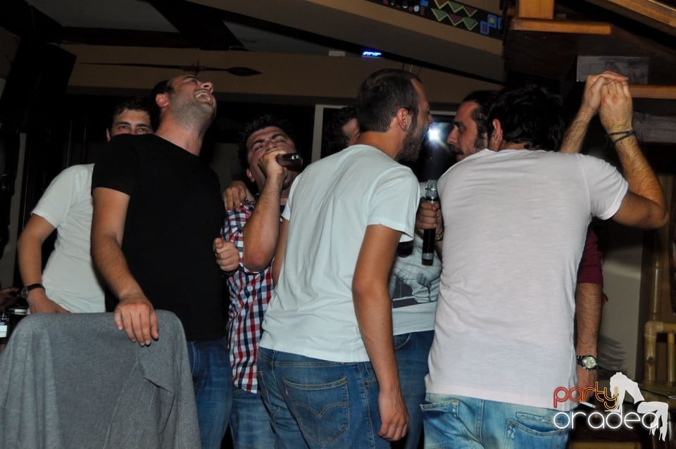 Seară cu karaoke în Zulu Caffe, Zulu Caffe